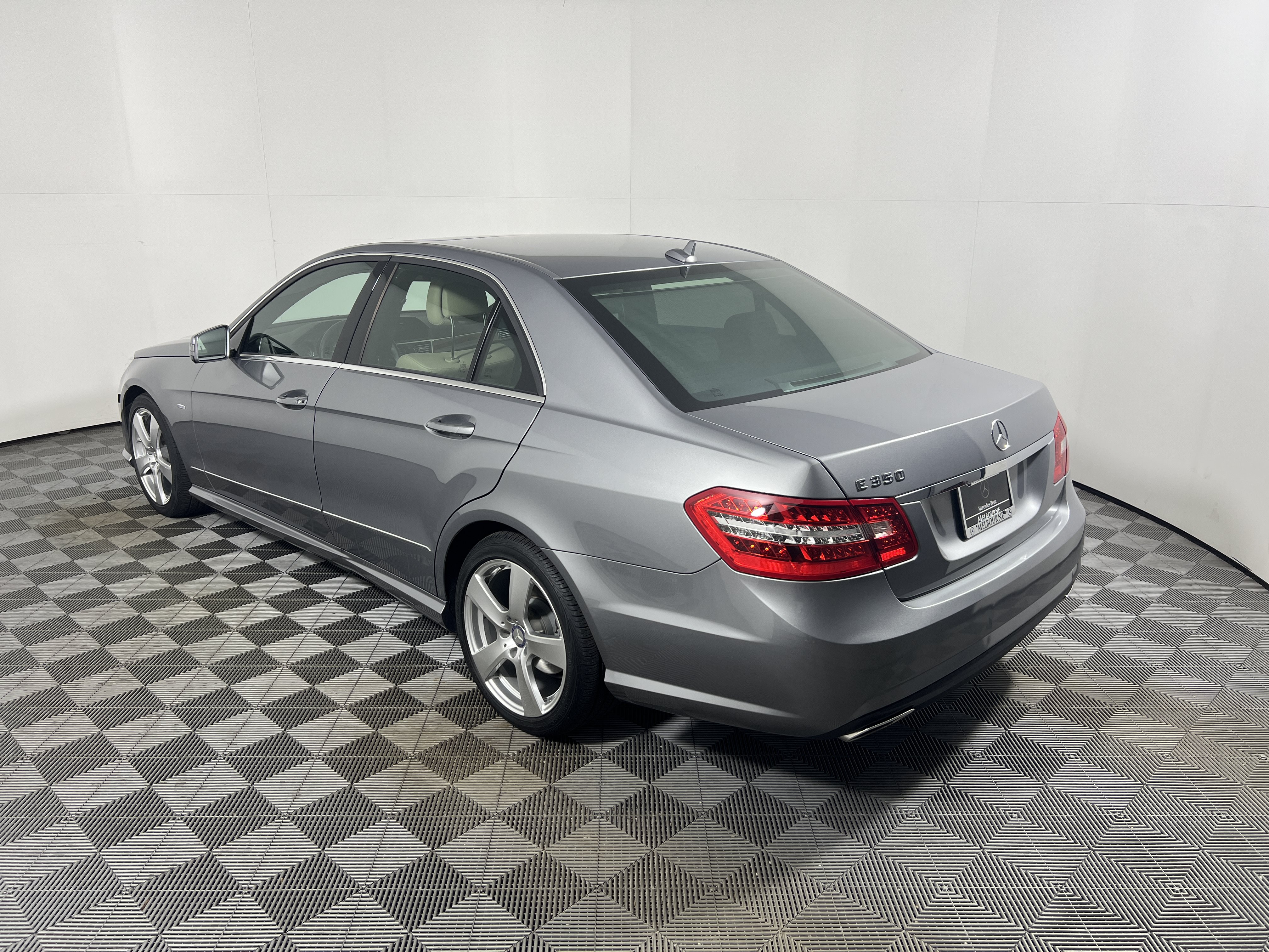 Used 2012 Mercedes-Benz E 350 Sedan image 3