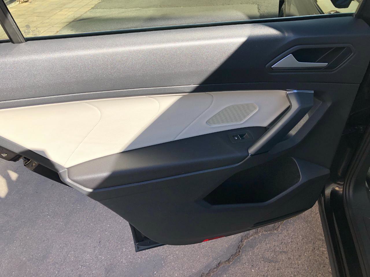 Used 2019 Volkswagen Tiguan SEL Premium image 27