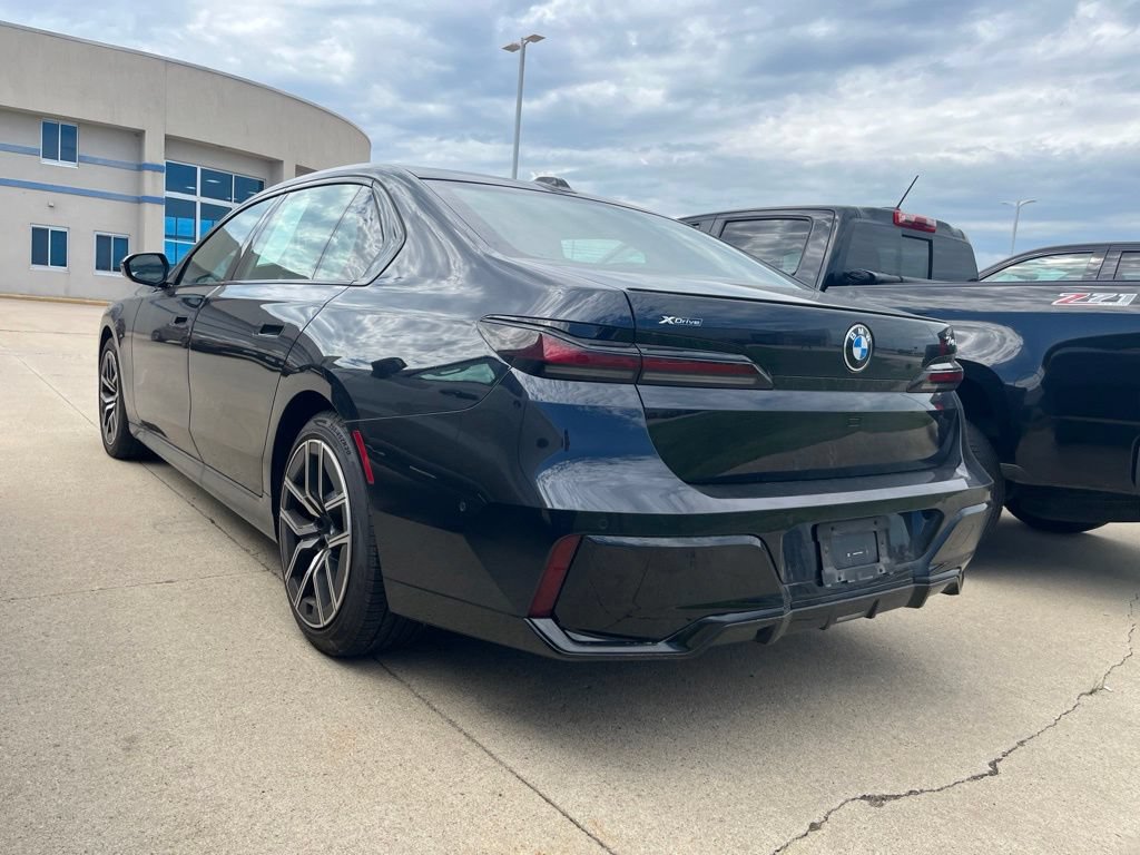 Used 2026 BMW 740i xDrive AWD/4WD image 3