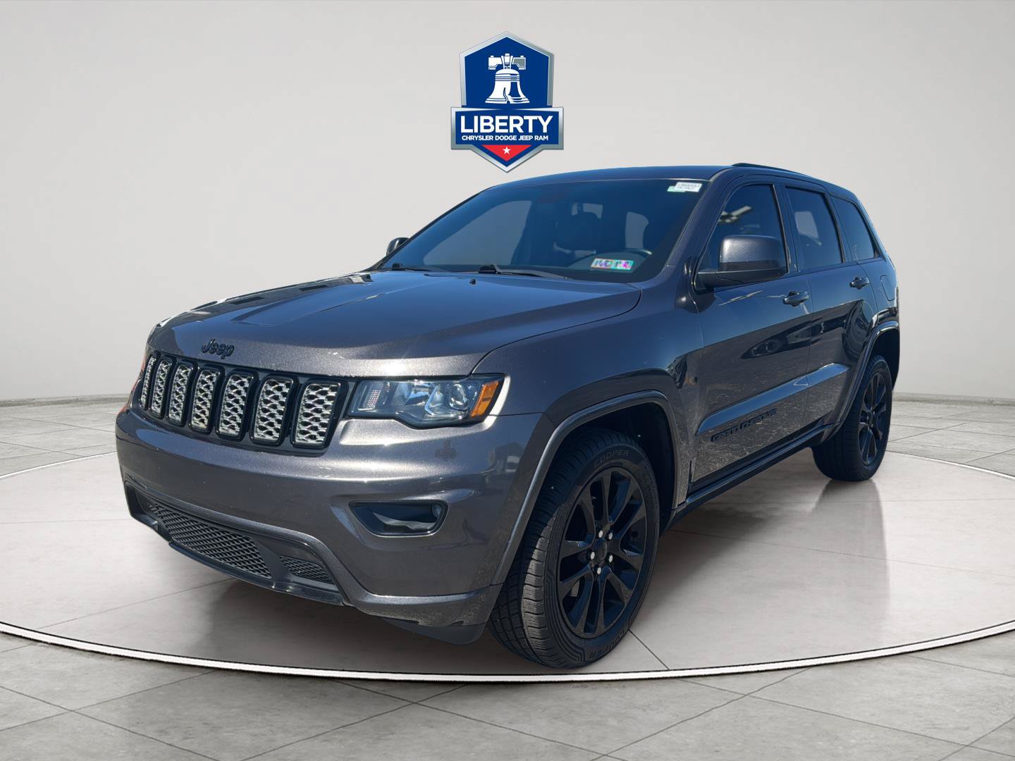 Certified 2018 Jeep Grand Cherokee Altitude AWD/4WD image 3