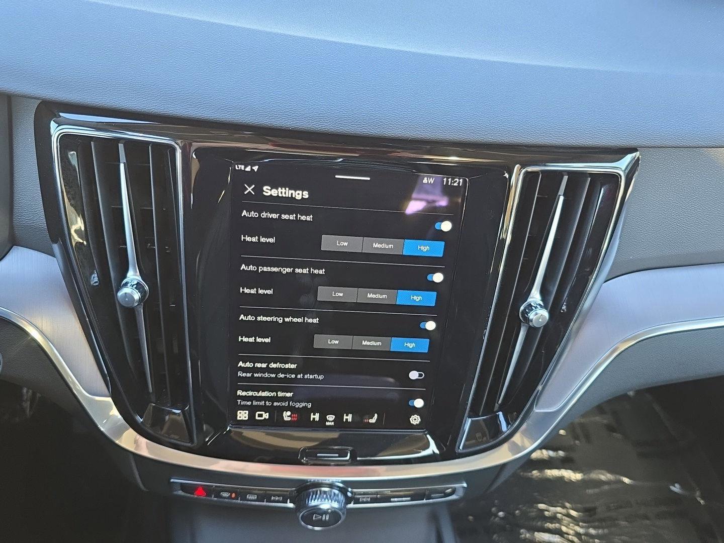 Used 2024 Volvo S60 B5 Core image 21