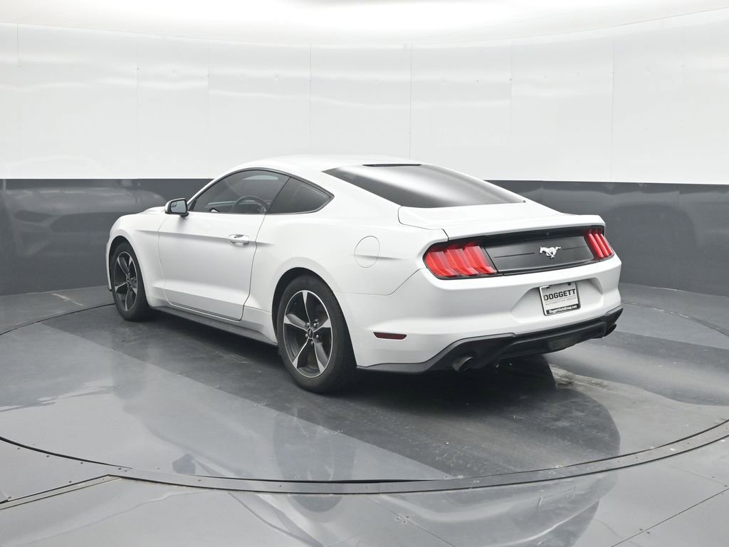 Used 2018 Ford Mustang Coupe RWD image 18