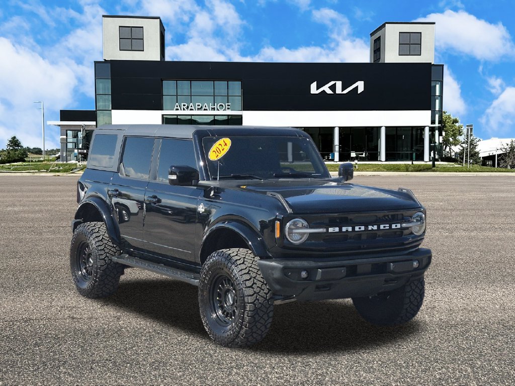 Used 2024 Ford Bronco Outer Banks AWD/4WD image 2