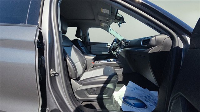 Used 2022 Ford Explorer XLT w/ Equipment Group 202A image 12