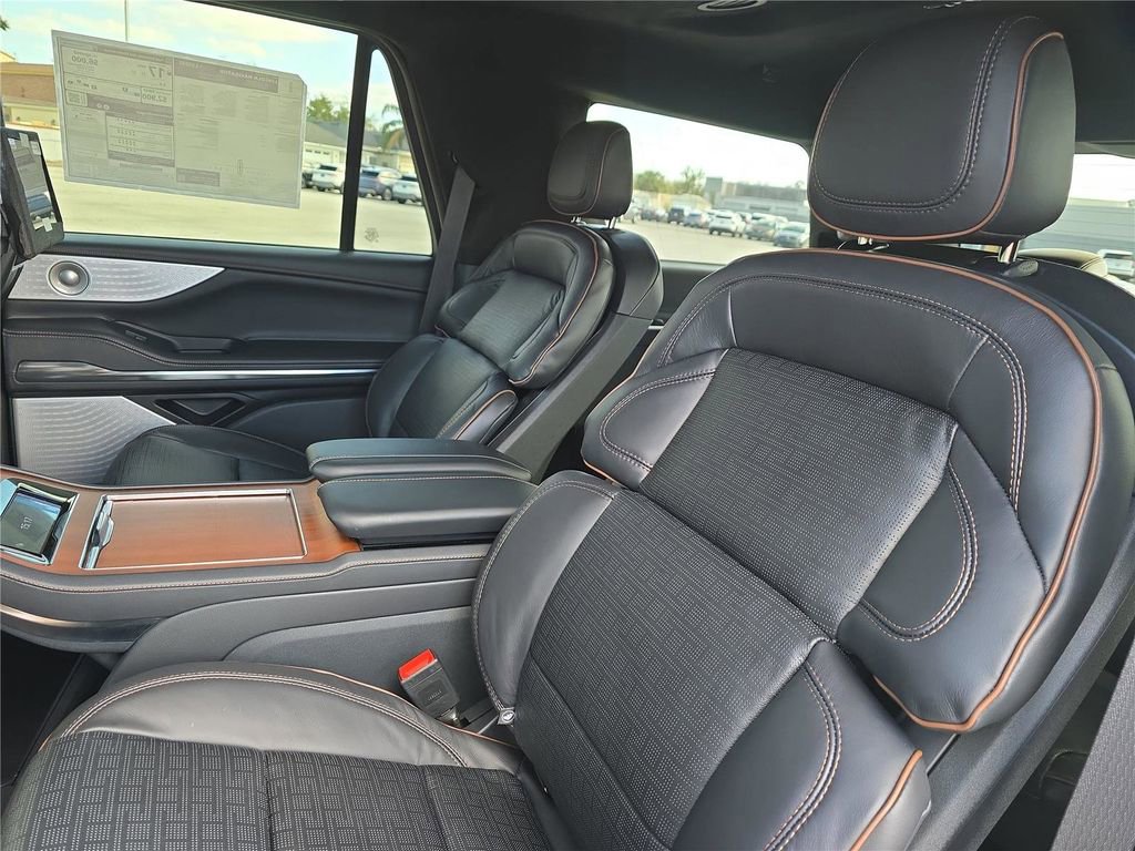 New 2026 Lincoln Navigator Black Label image 18