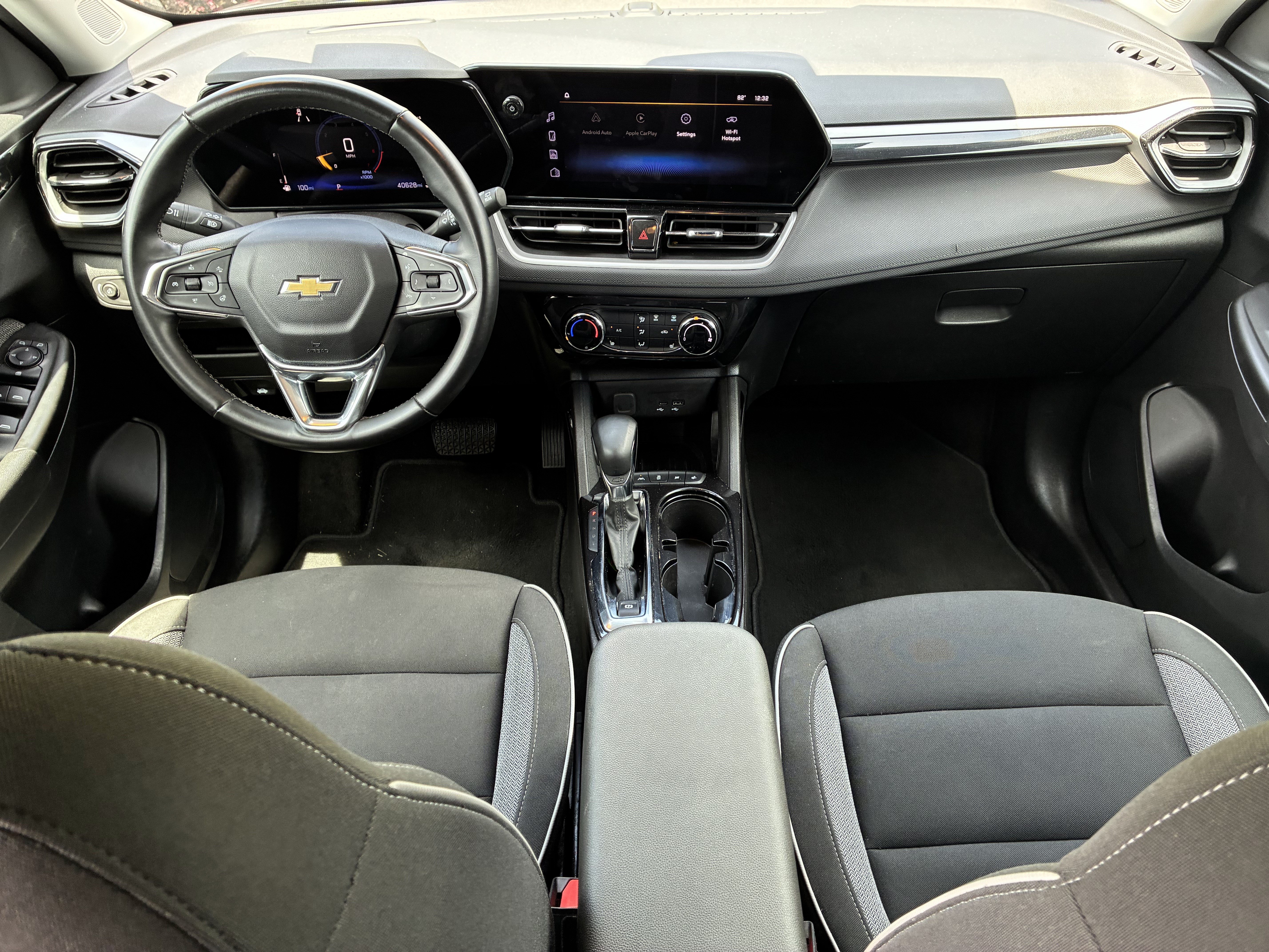 Used 2024 Chevrolet TrailBlazer LT w/ LT Cold Weather Package FWD image 17