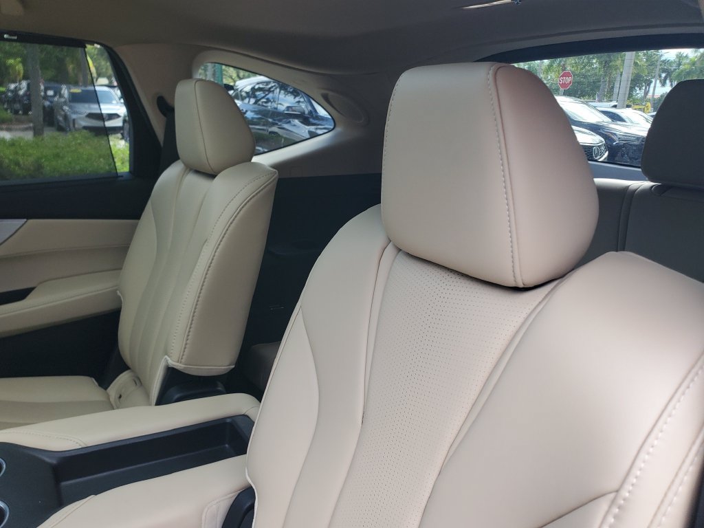 Certified 2025 Acura MDX w/ Technology Package FWD image 13