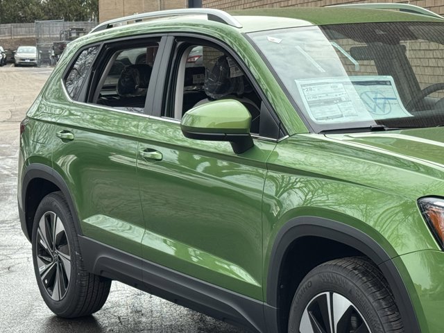 New 2026 Volkswagen Taos SE AWD/4WD image 4