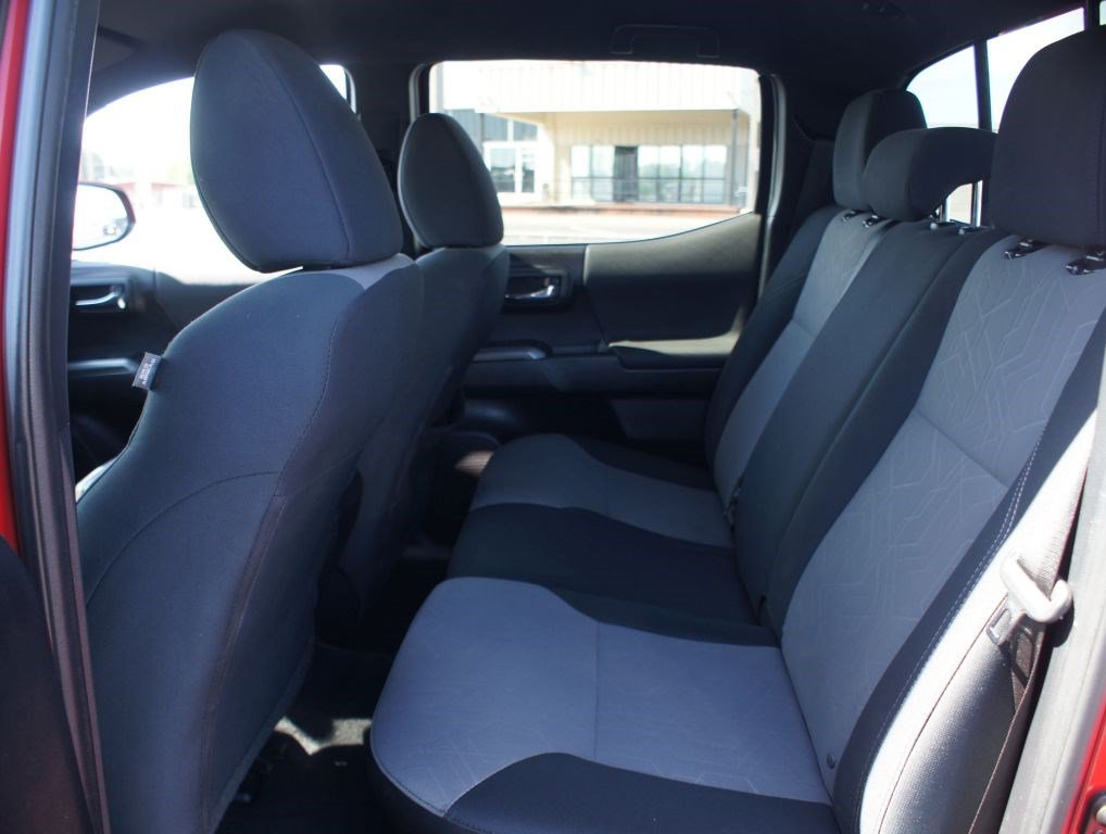 Used 2020 Toyota Tacoma TRD Sport w/ Technology Package RWD image 13