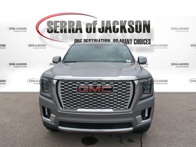 Used 2023 GMC Yukon XL Denali w/ Denali Reserve Package image 3
