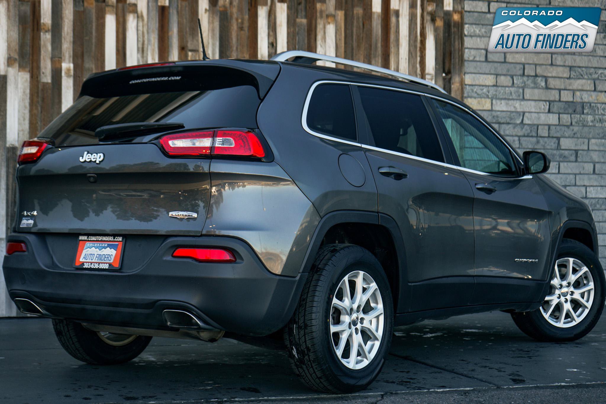 Used 2016 Jeep Cherokee Latitude w/ Cold Weather Group AWD/4WD image 7