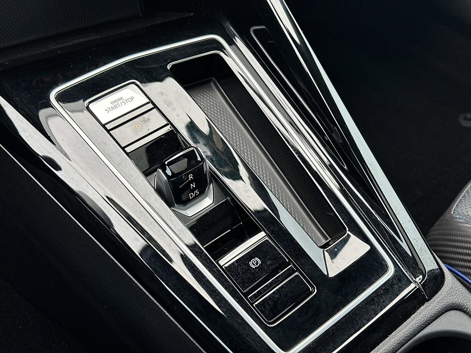 Used 2023 Volkswagen Golf R 2.0T DSG AWD image 32