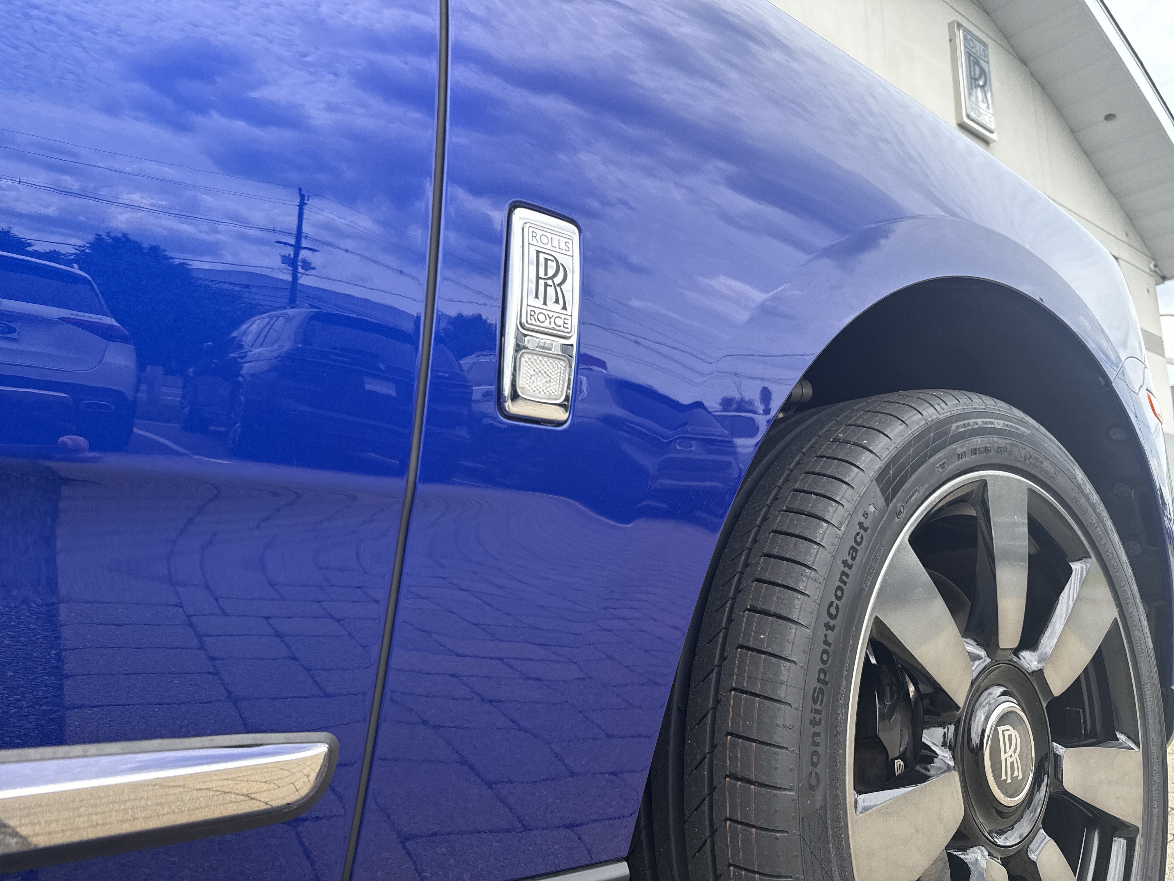 Certified 2021 Rolls-Royce Cullinan AWD/4WD image 32