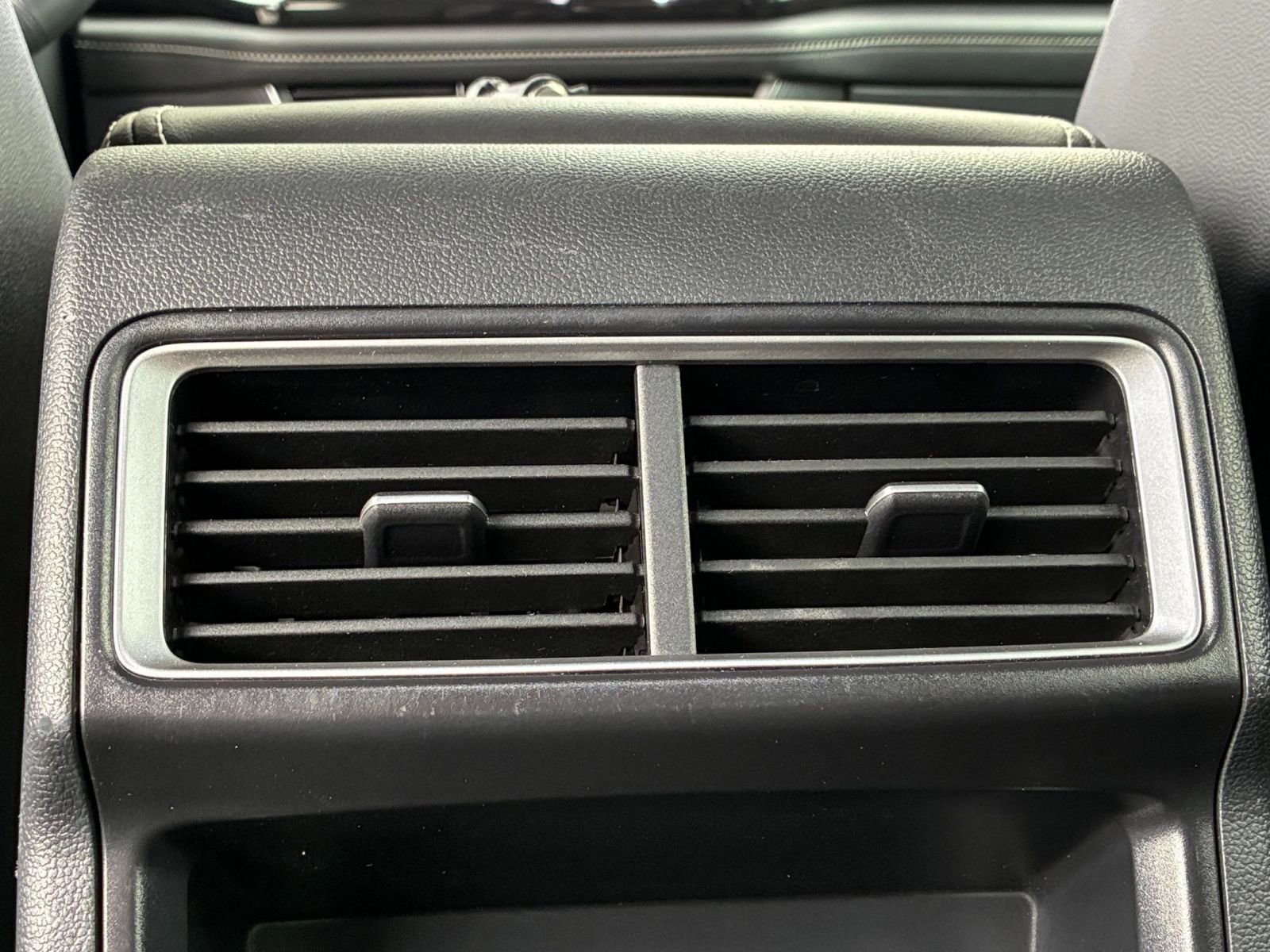 Used 2025 Volkswagen Atlas Cross Sport SE image 24