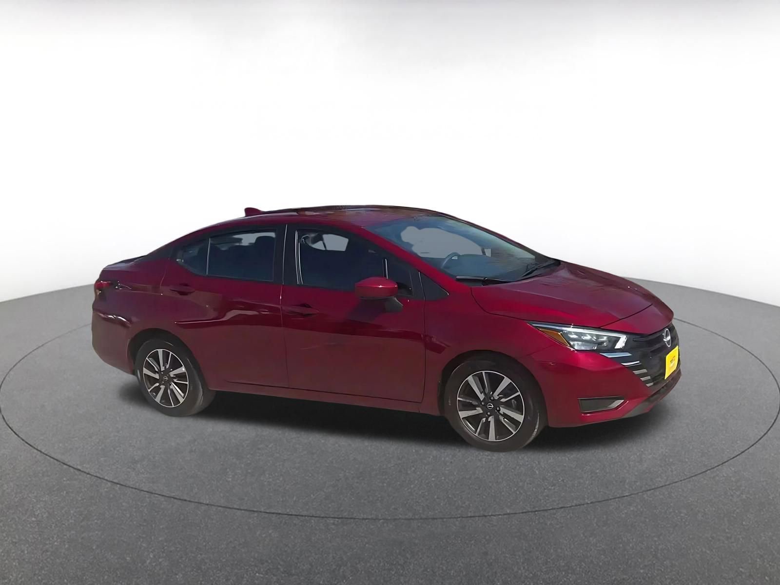Used 2025 Nissan Versa SV FWD image 2