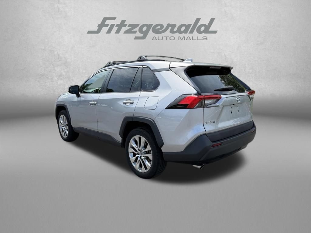 Used 2020 Toyota RAV4 XLE Premium AWD/4WD image 6