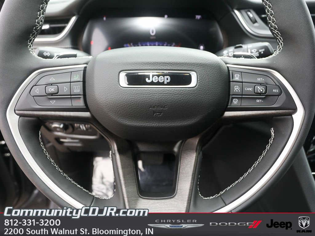 New 2025 Jeep Grand Cherokee Limited image 13