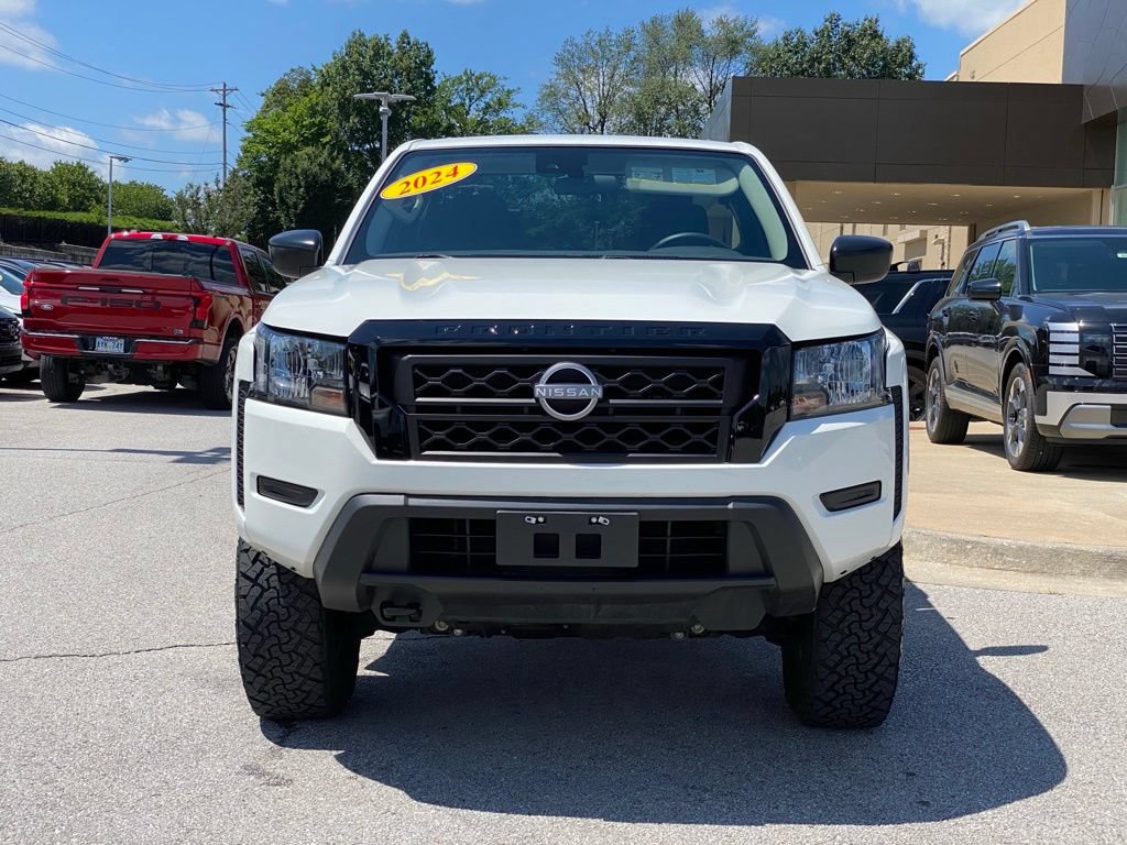 Used 2024 Nissan Frontier S AWD/4WD image 2