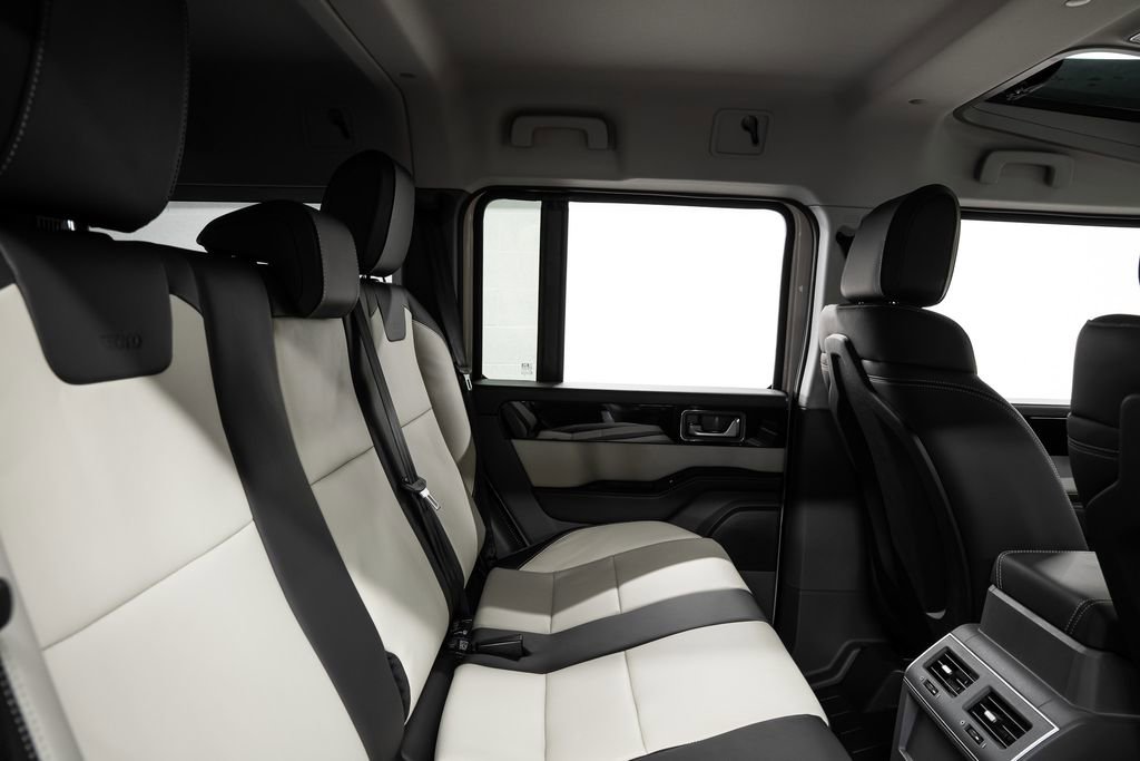 Used 2025 INEOS Grenadier Fieldmaster Edition image 32