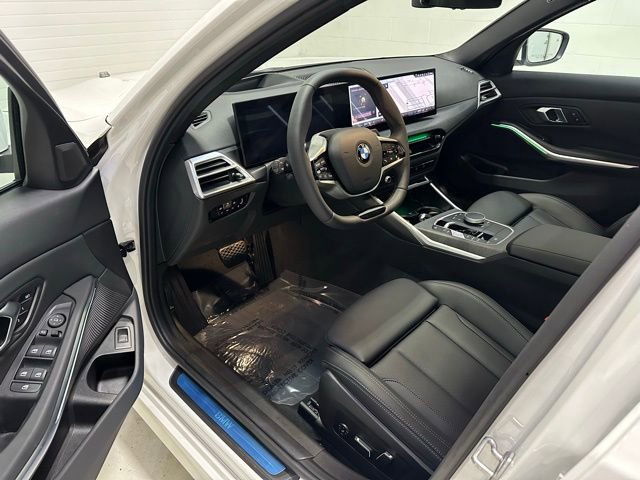 Used 2025 BMW 330i xDrive Sedan w/ Premium Package image 10
