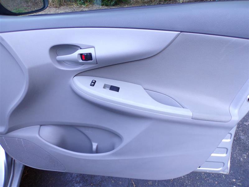 Used 2009 Toyota Corolla LE FWD image 19