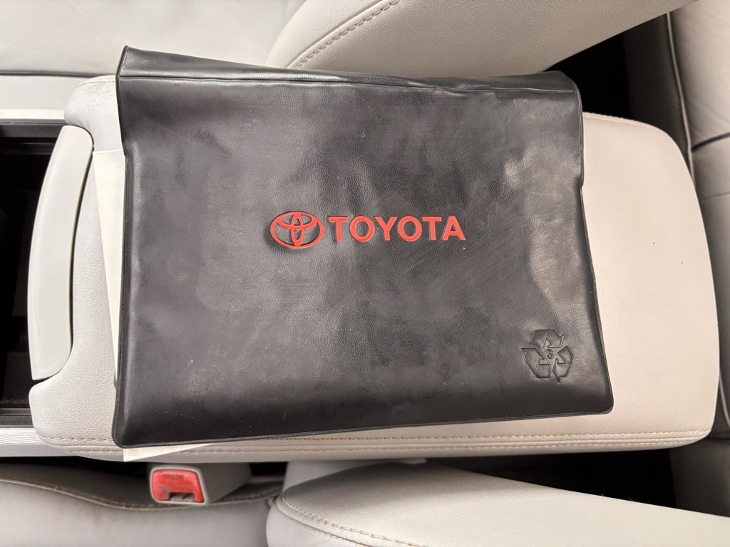 Used 2013 Toyota Venza XLE image 22