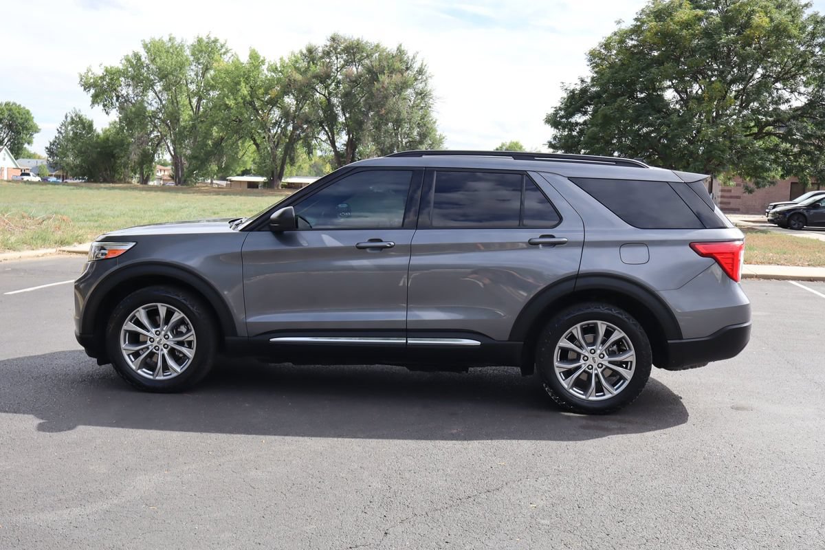 Used 2021 Ford Explorer XLT w/ Equipment Group 202A AWD/4WD image 9