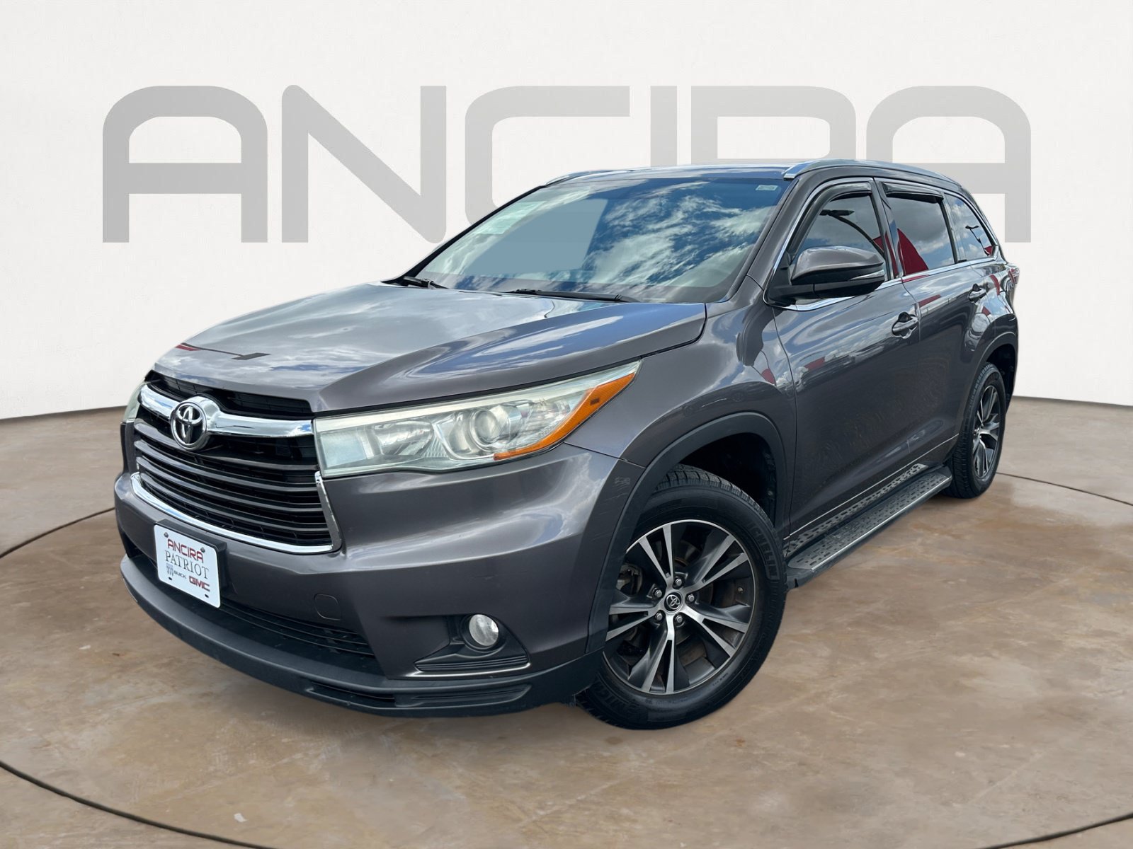 Used 2016 Toyota Highlander XLE FWD image 4