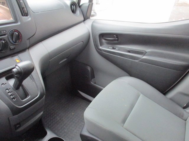 Used 2021 Nissan NV200 SV w/ Sliding Door Glass Package image 20
