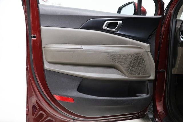 Used 2025 Kia Carnival FWD image 19