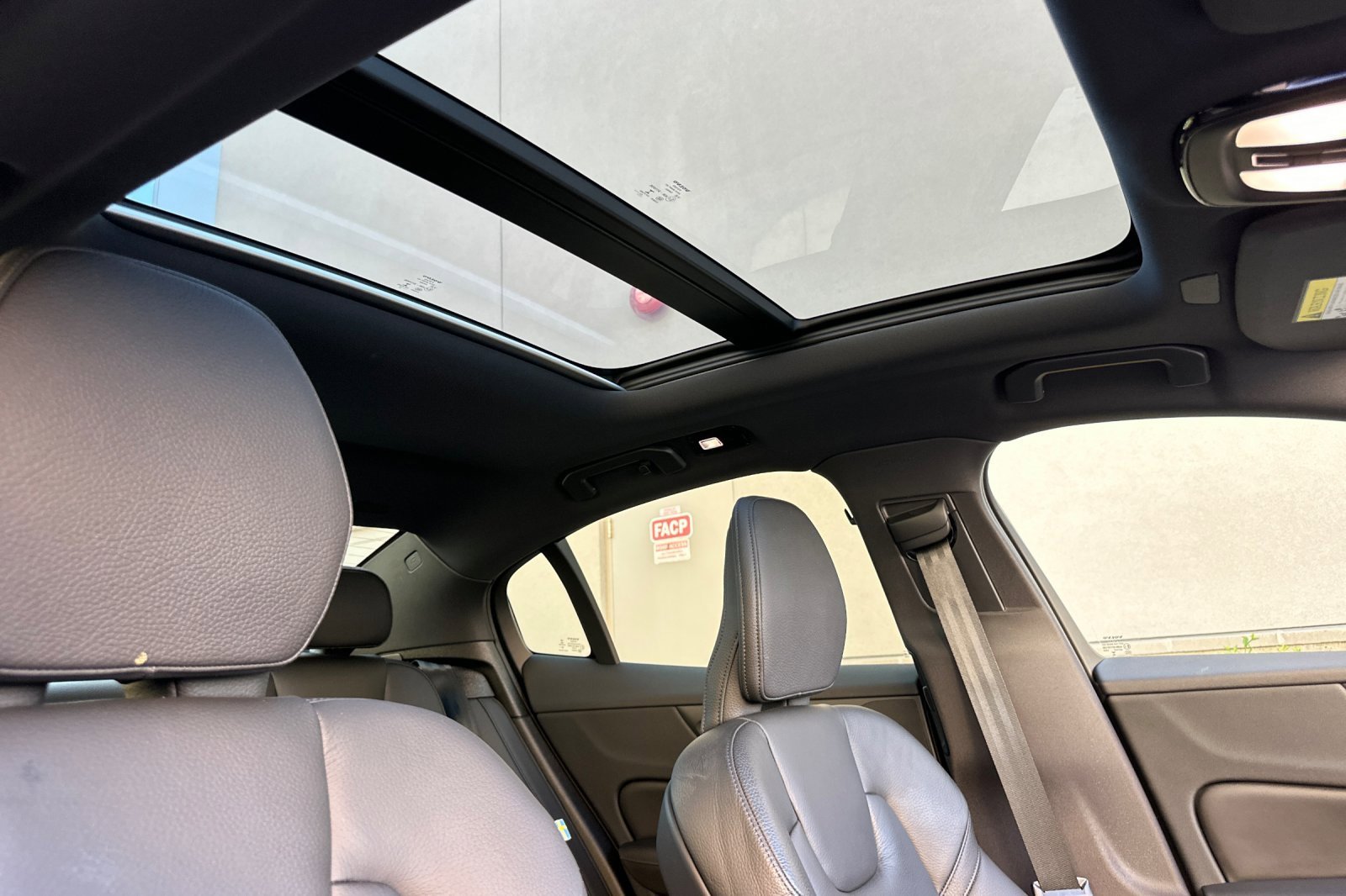 Used 2023 Volvo S60 T8 Plus w/ Climate Package image 17