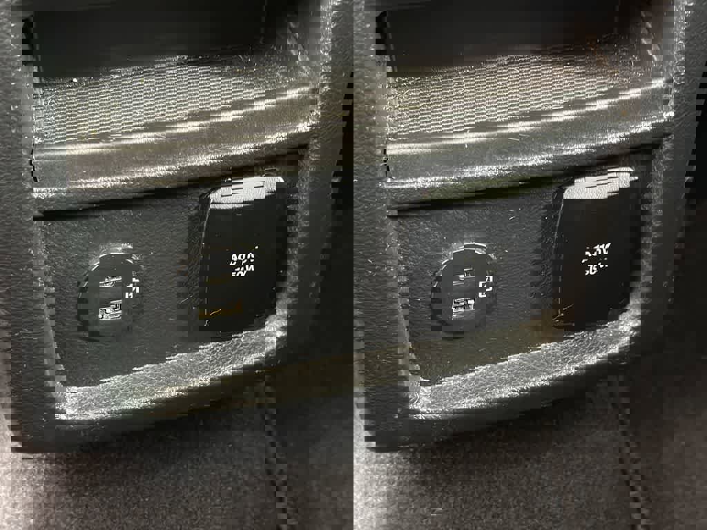 Used 2021 Ford Edge SEL w/ Convenience Package image 22