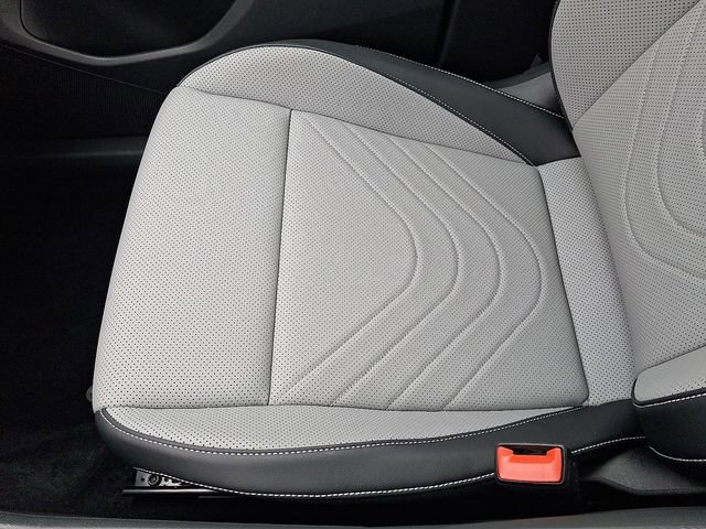 Certified 2025 Volkswagen Tiguan SE R-Line AWD/4WD image 26