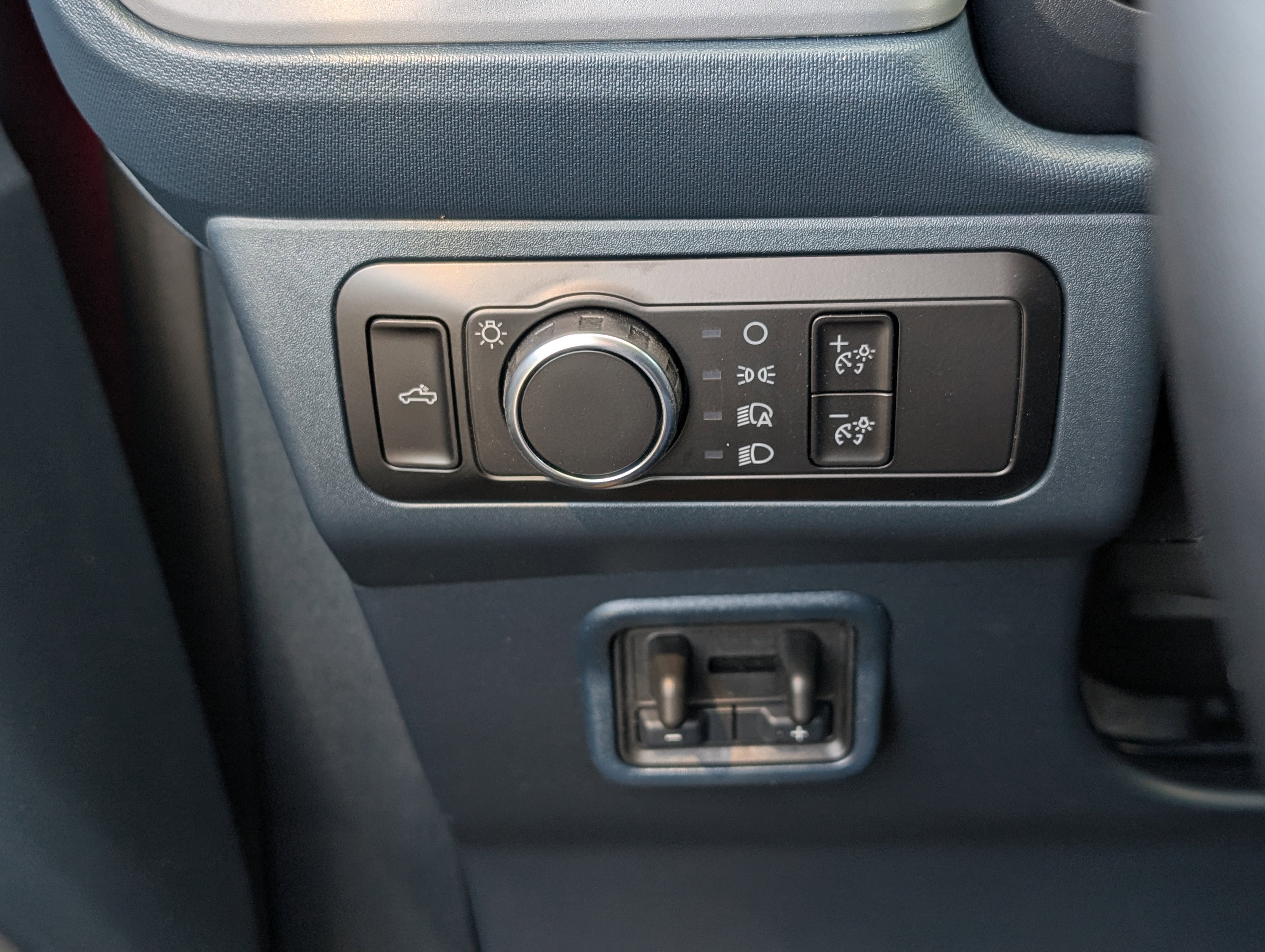 New 2025 Ford Maverick XLT w/ XLT Luxury Package image 17