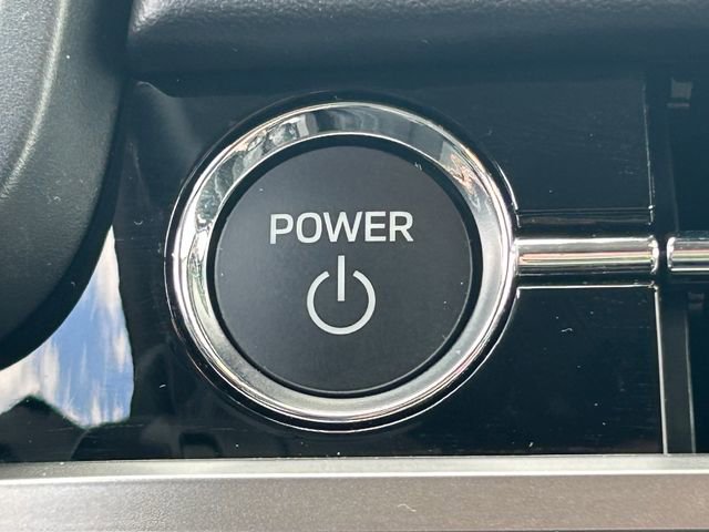 Used 2025 Mitsubishi Outlander 4WD Plug-In Hybrid image 18