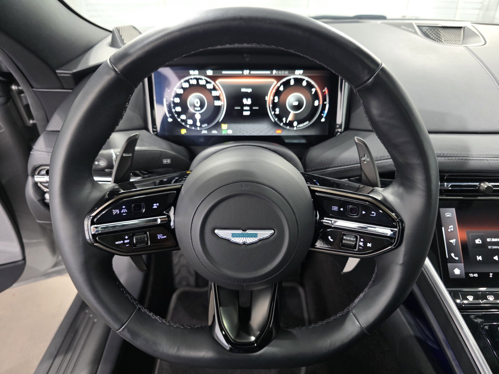 Used 2024 Aston Martin DB12 Coupe RWD image 11