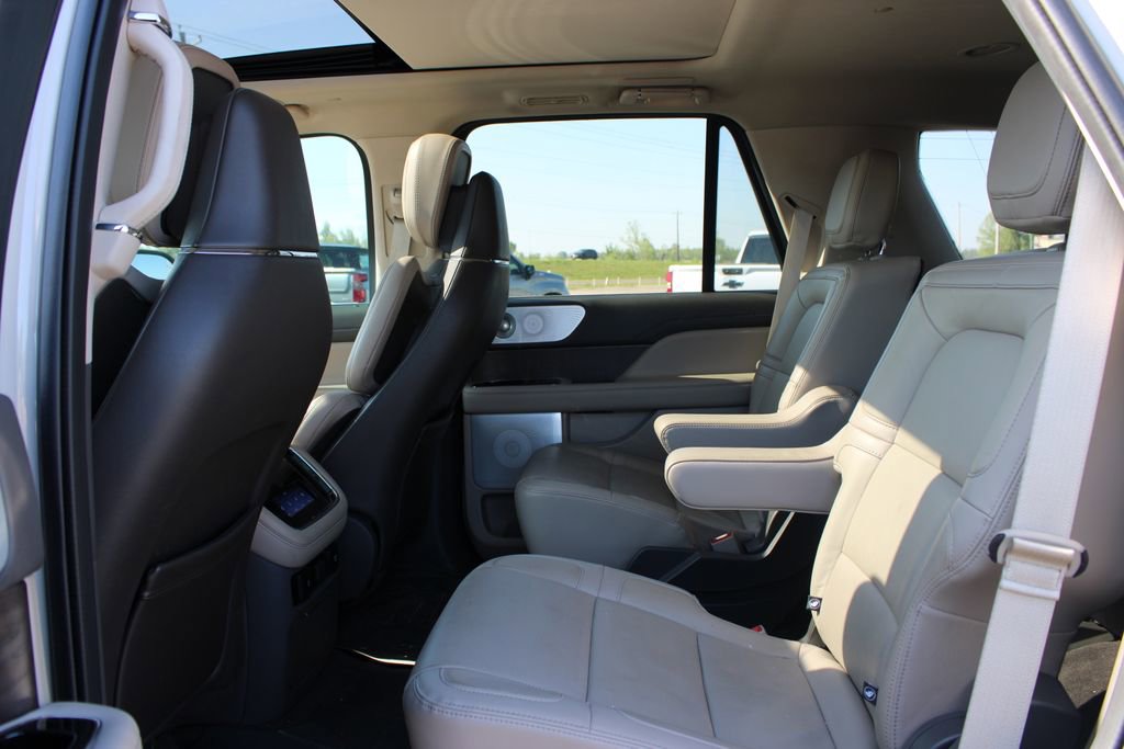 Used 2023 Lincoln Navigator Reserve image 21