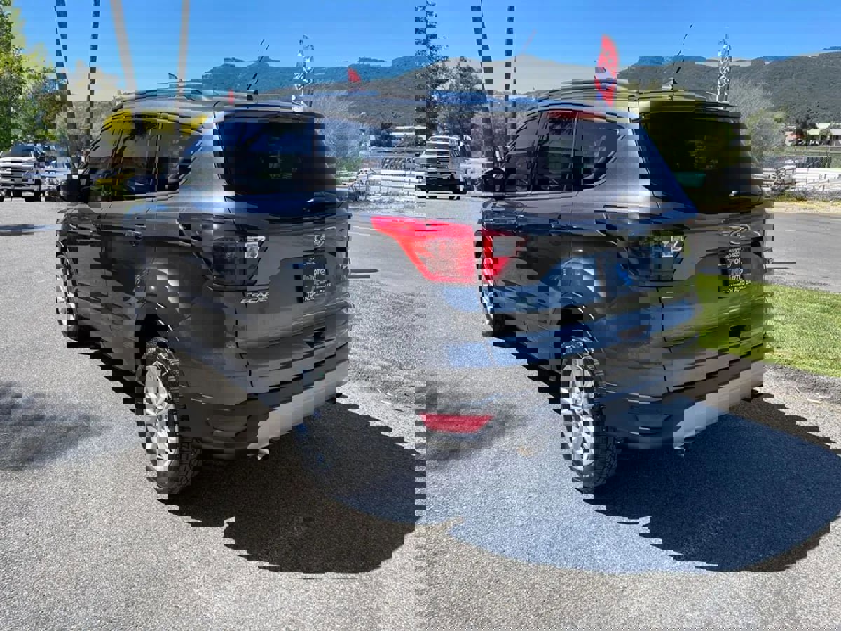 Used 2019 Ford Escape SEL image 7