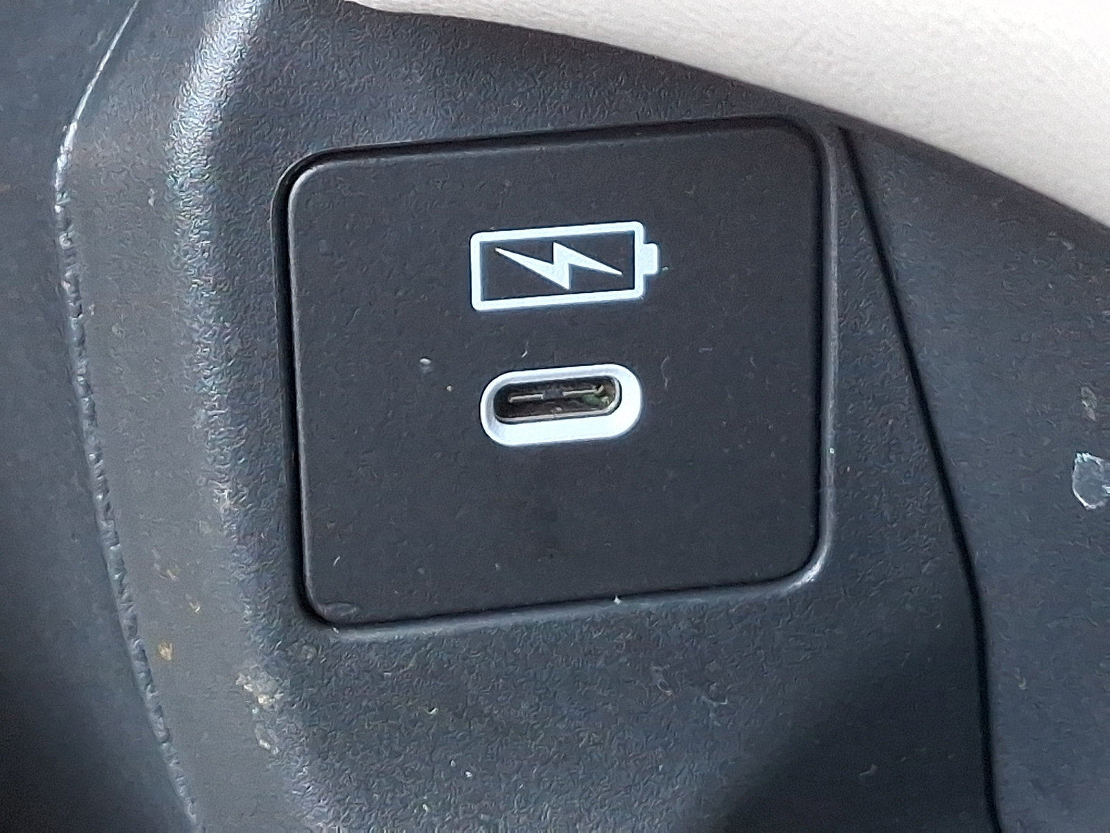 Used 2025 Honda HR-V LX image 26