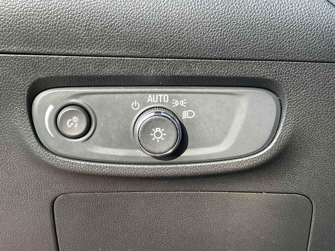 Used 2024 Buick Encore GX Sport Touring AWD/4WD image 25