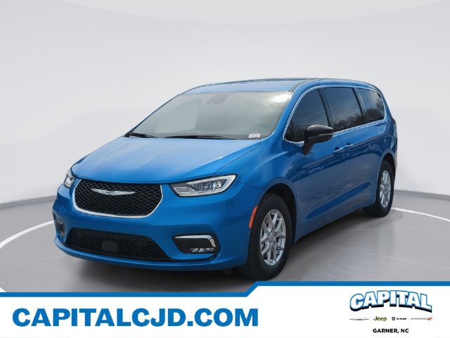 New 2026 Chrysler Pacifica Select
