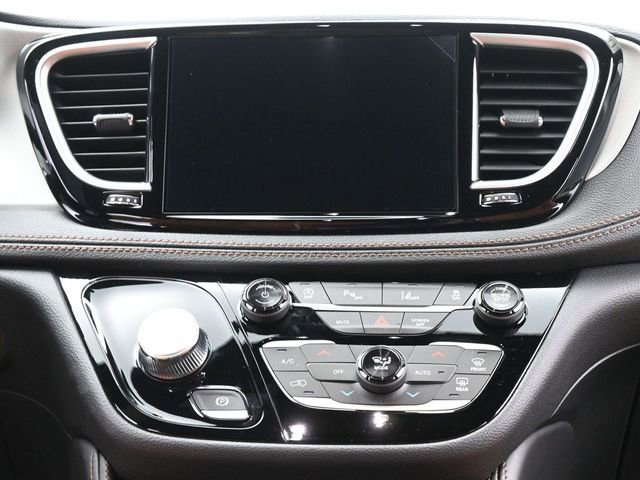 New 2026 Chrysler Pacifica Pinnacle image 26