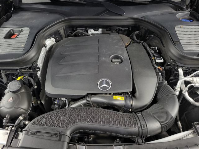 Used 2021 Mercedes-Benz GLC 300 4MATIC w/ Premium Package image 13