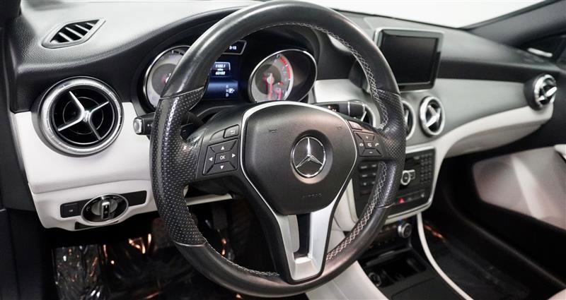 Used 2014 Mercedes-Benz CLA 250 CLA250 4MATIC image 11
