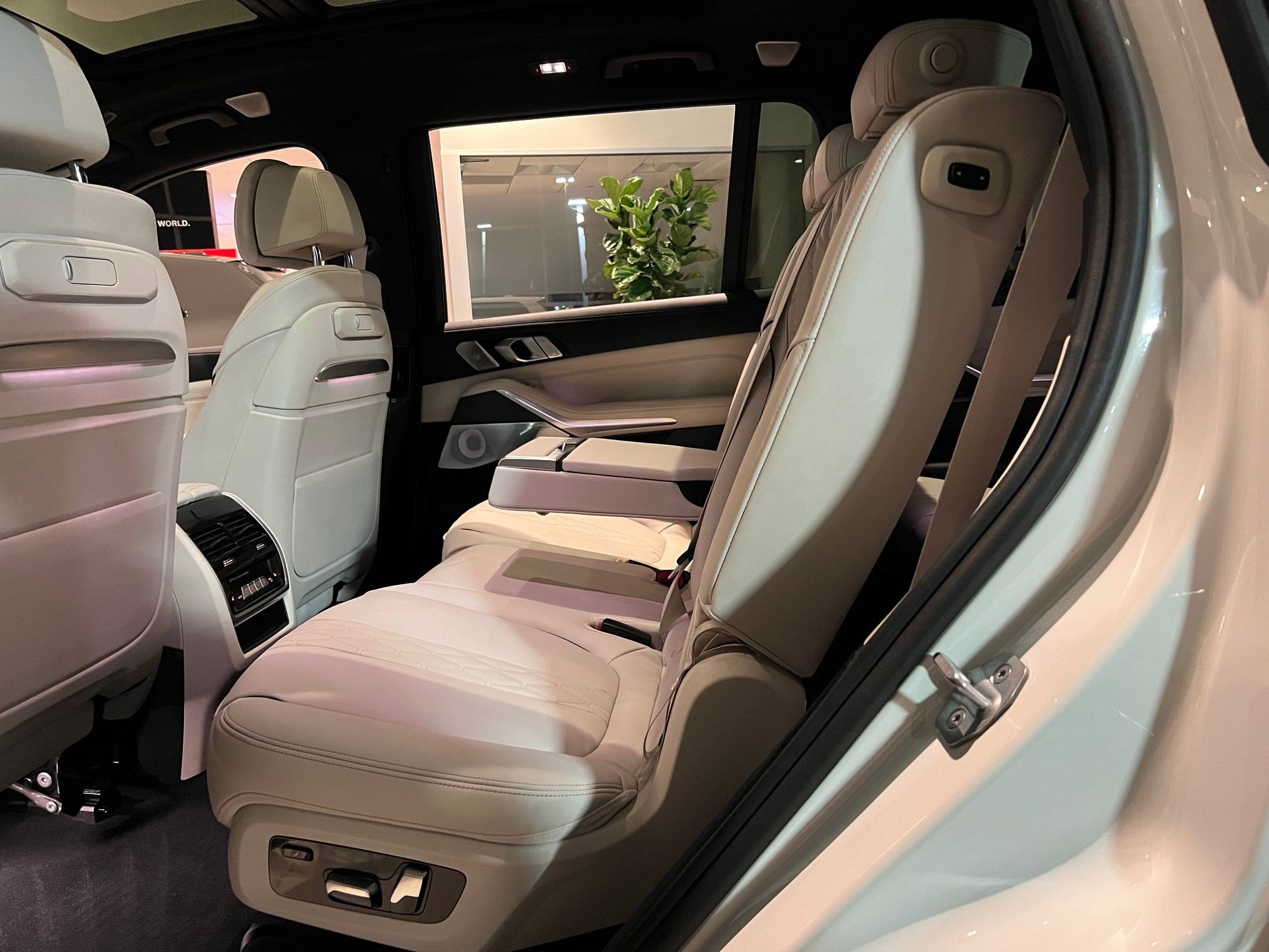 New 2026 BMW ALPINA XB7 image 13