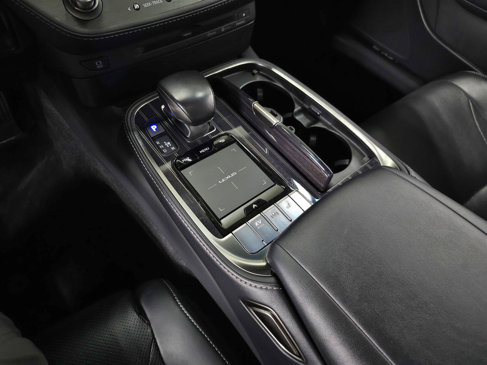 Used 2019 Lexus LS 500h AWD image 31