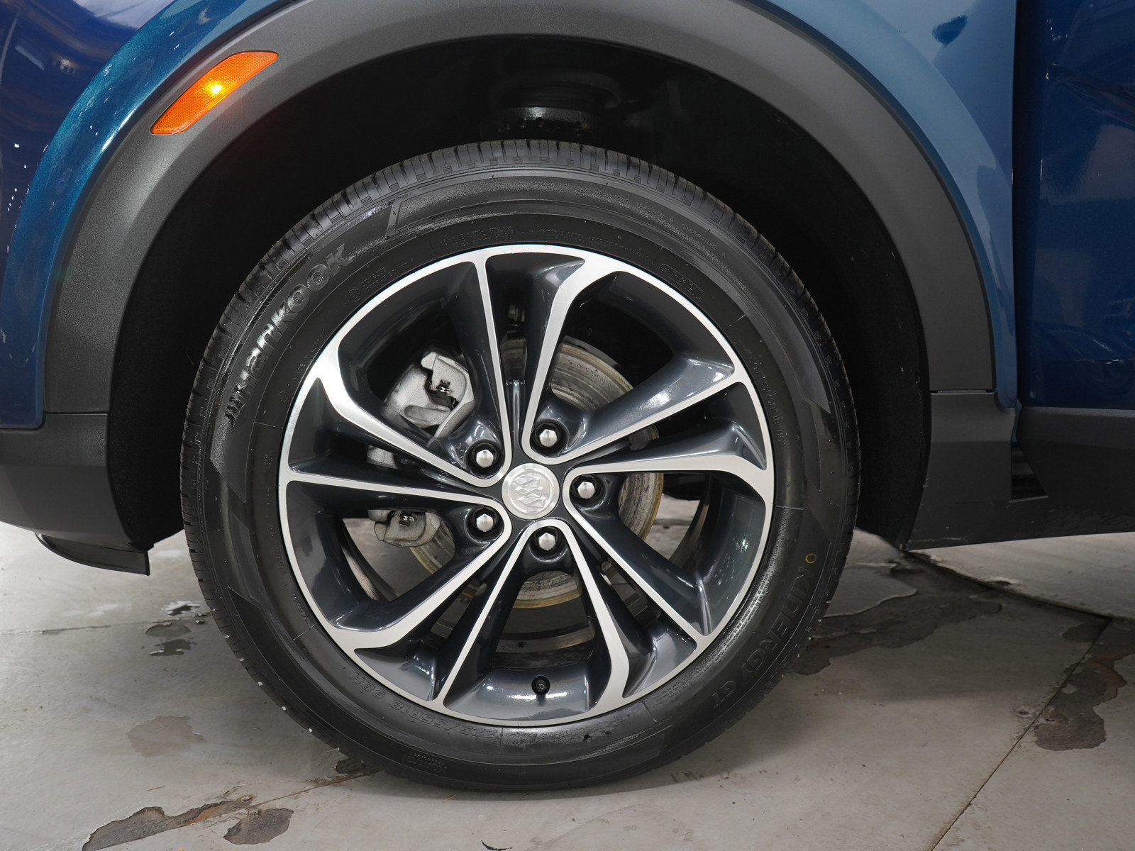 Used 2021 Buick Encore GX Select AWD/4WD image 30