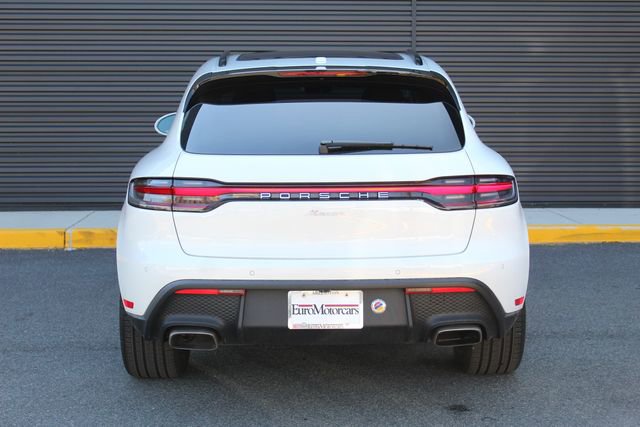 Certified 2025 Porsche Macan image 7