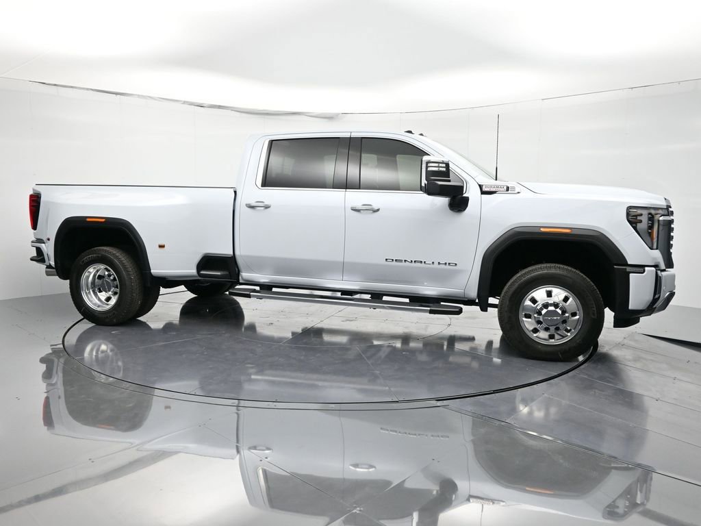 New 2026 GMC Sierra 3500 Denali w/ Technology Package image 3