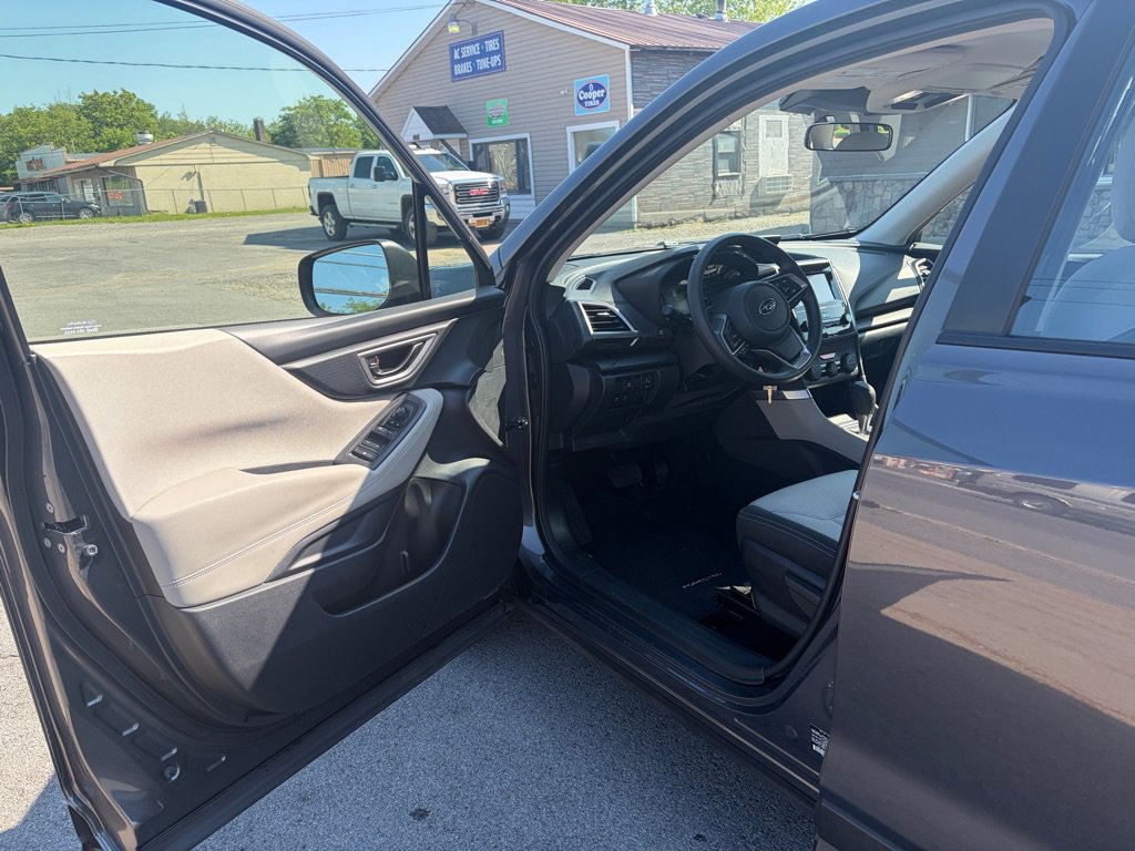 Used 2023 Subaru Forester AWD/4WD image 14